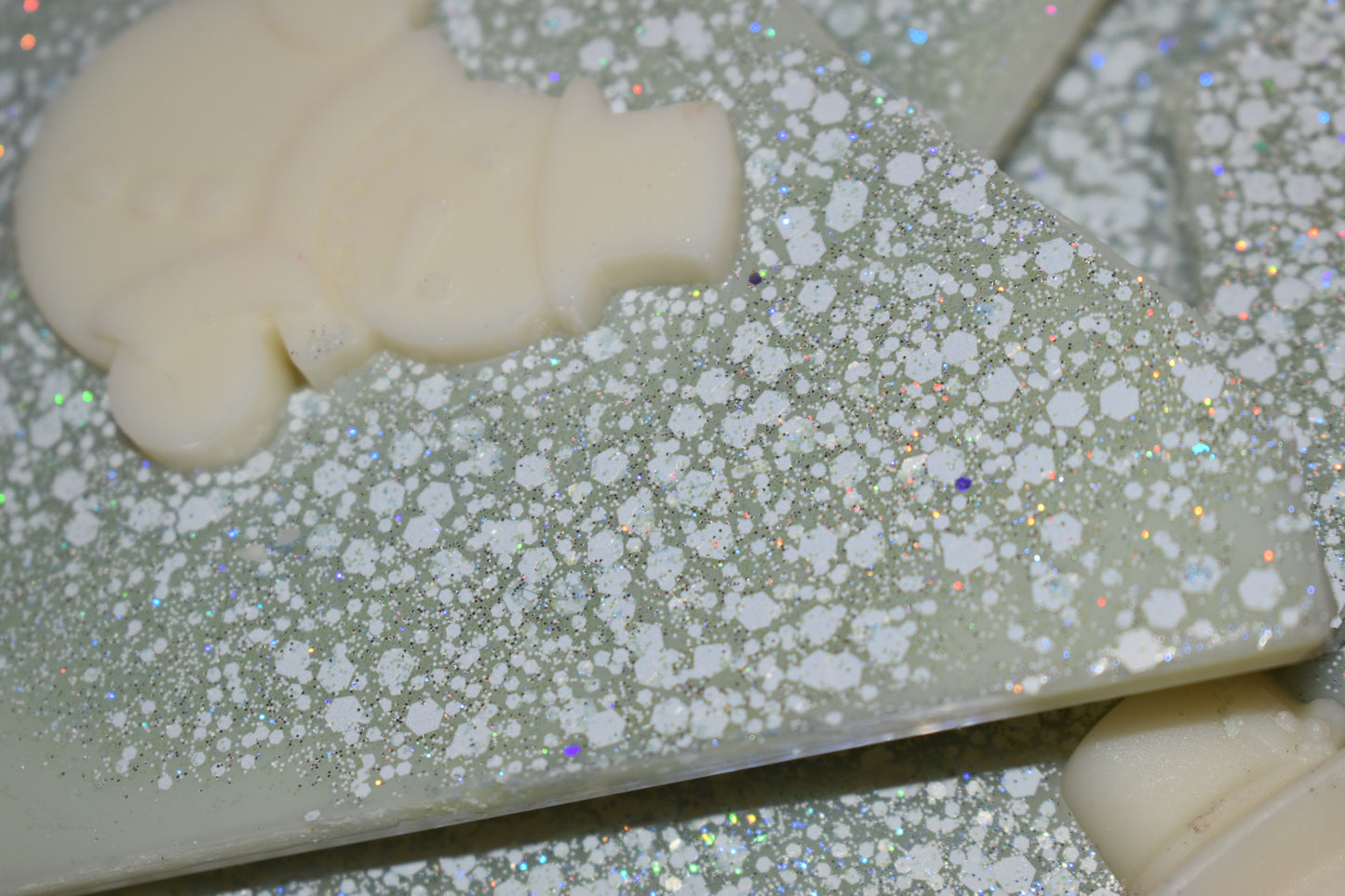 Glistening snowman brittle