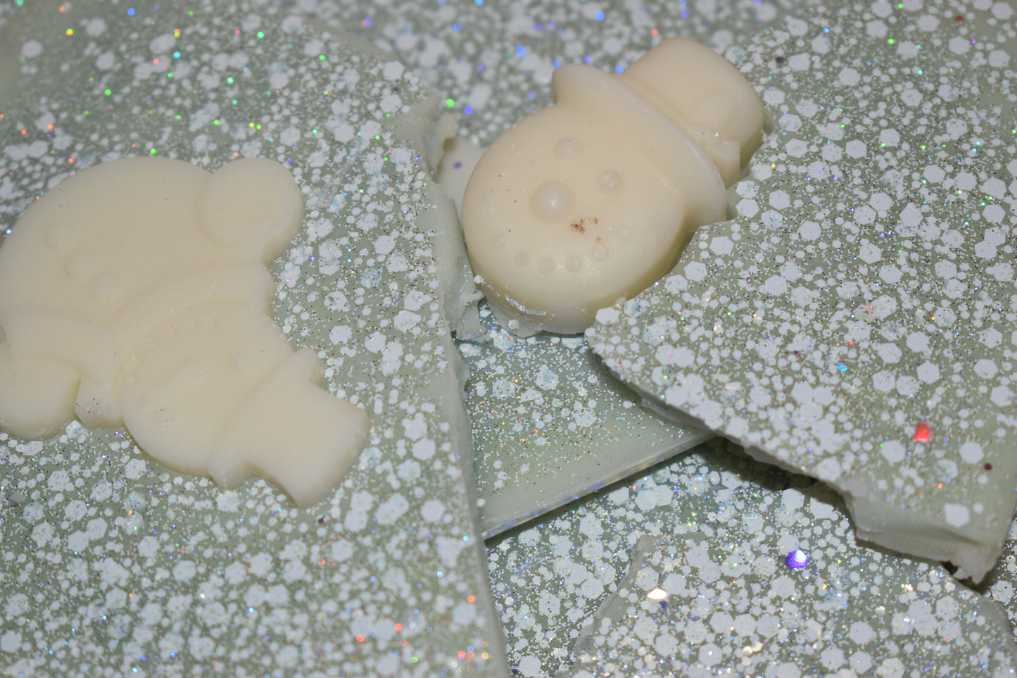 Glistening snowman brittle